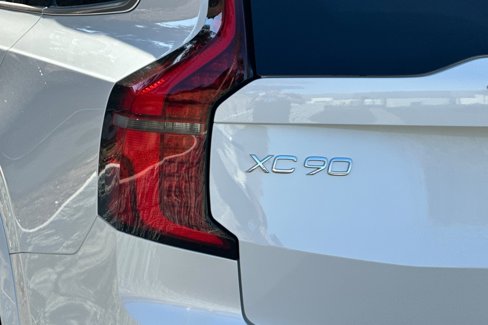 New 2026 Volvo XC90 B6 Plus w/ Protection Package Premier image 7