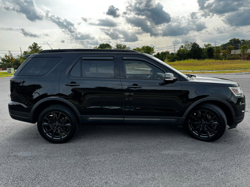 Used 2018 Ford Explorer XLT w/ Equipment Group 202A image 4