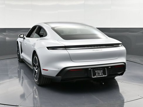 New 2025 Porsche Taycan image 7