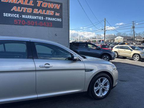 Used 2017 Ford Taurus SEL w/ Equipment Group 201A image 10