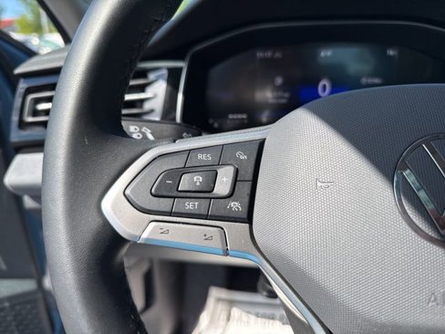Certified 2025 Volkswagen Jetta SE image 13