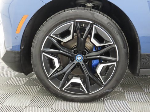 Certified 2025 BMW iX xDrive50 w/ Premium Package image 30