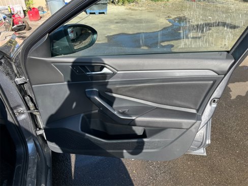 Used 2023 Volkswagen Jetta SE image 17