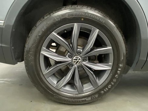 Used 2023 Volkswagen Tiguan SE image 17