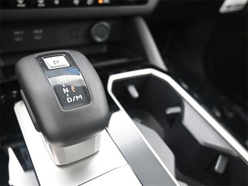 New 2025 Mitsubishi Outlander SE image 13