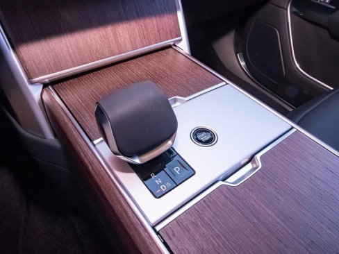 New 2025 Land Rover Range Rover SE image 26