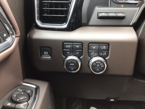 New 2025 GMC Sierra 1500 Denali w/ Denali Reserve Package image 17