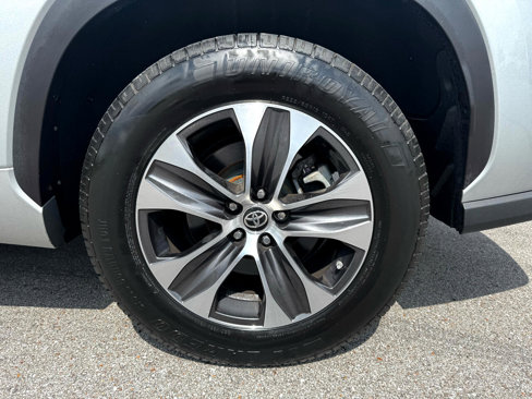 Used 2020 Toyota Highlander XLE image 9