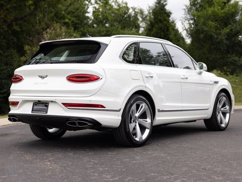 New 2025 Bentley Bentayga image 3