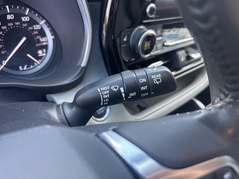 Used 2021 Toyota Highlander XLE image 26