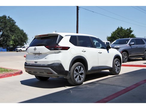Used 2023 Nissan Rogue SV image 5