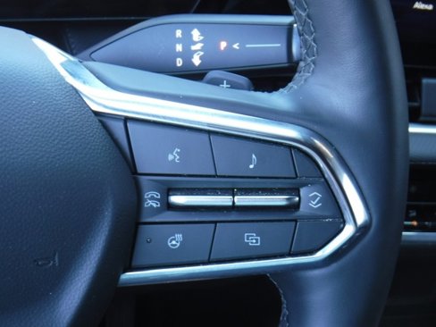 Used 2025 Chevrolet Equinox LT w/ Convenience Package II image 30
