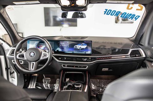Used 2025 BMW X7 M60i w/ Climate Comfort Package image 40