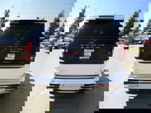 New 2025 Ford Expedition Max Platinum image 5