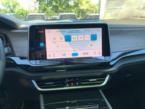 New 2025 Volkswagen Atlas SEL image 22