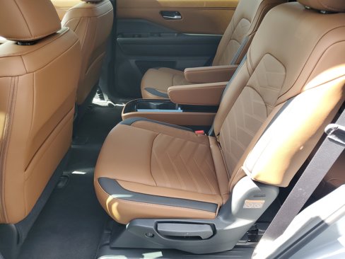 New 2025 Nissan Pathfinder Platinum image 22