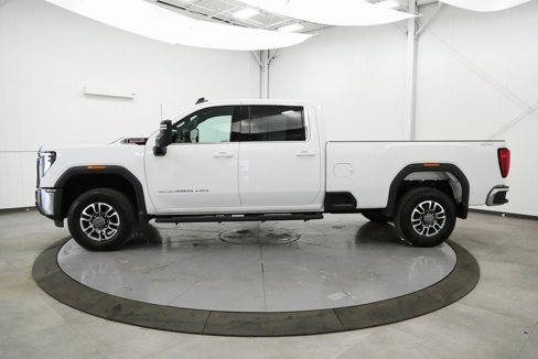 Used 2024 GMC Sierra 3500 SLE w/ SLE Value Package image 4