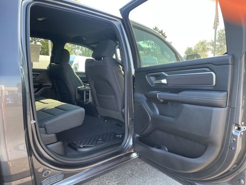 New 2026 RAM 1500 4x4 Crew Cab image 31