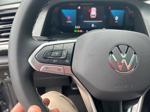 New 2025 Volkswagen Atlas Cross Sport SE image 12