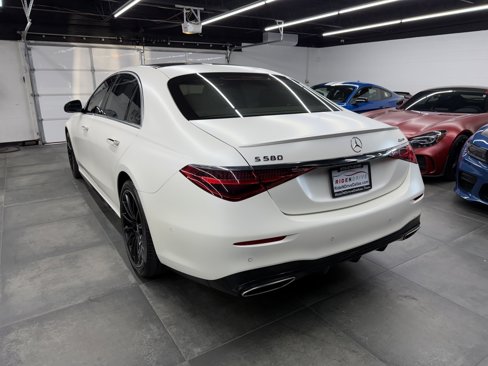 Used 2022 Mercedes-Benz S 580 4MATIC Sedan image 4