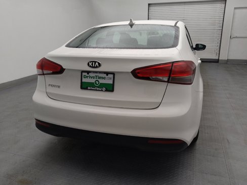Used 2018 Kia Forte LX image 7