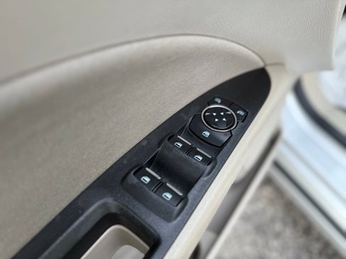 Used 2019 Ford Fusion SE image 15