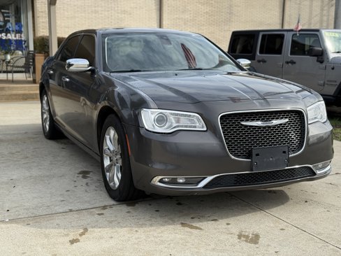 Used 2019 Chrysler 300 Limited image 3