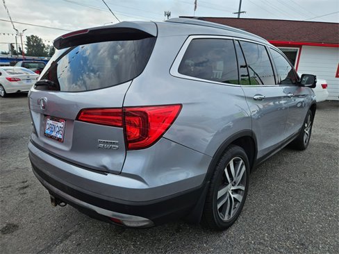 Used 2016 Honda Pilot Touring image 3