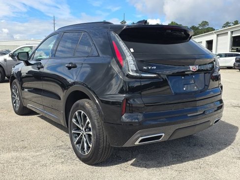 Used 2025 Cadillac XT4 Sport image 3
