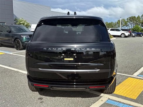 New 2025 Land Rover Range Rover SE image 5