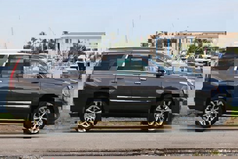 Used 2018 Cadillac Escalade Luxury image 7