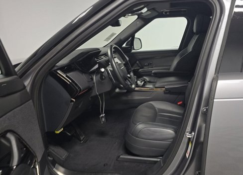 Used 2023 Land Rover Range Rover Sport SE Dynamic image 3
