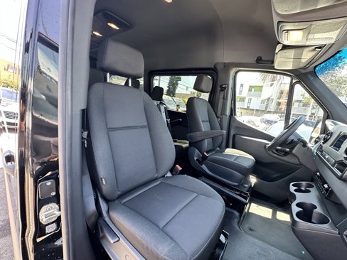 Used 2024 Mercedes-Benz Sprinter 2500 image 12