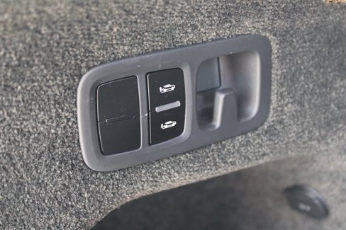 Used 2018 Bentley Bentayga image 70