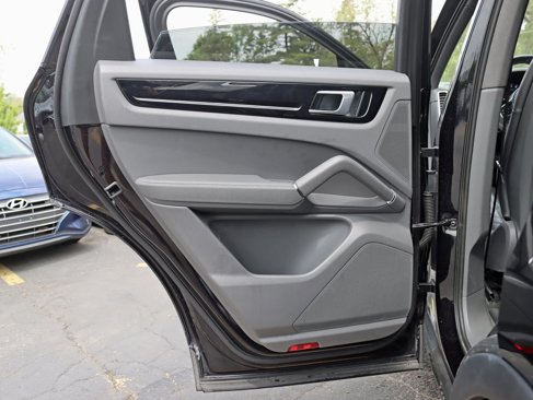 Used 2019 Porsche Cayenne image 31