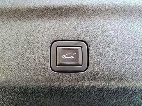 Used 2024 Chevrolet Tahoe High Country w/ Premium Package image 9