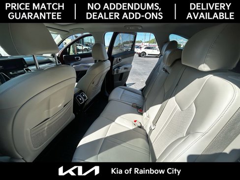 Used 2023 Kia Sorento S w/ Panoramic Sunroof Package image 16
