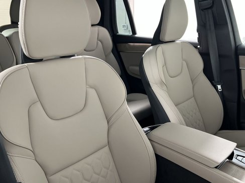 New 2026 Volvo XC90 T8 Plus image 28