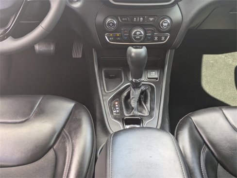 Used 2020 Jeep Cherokee Latitude Plus image 21