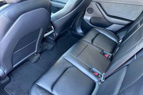Used 2021 Tesla Model Y Long Range image 12