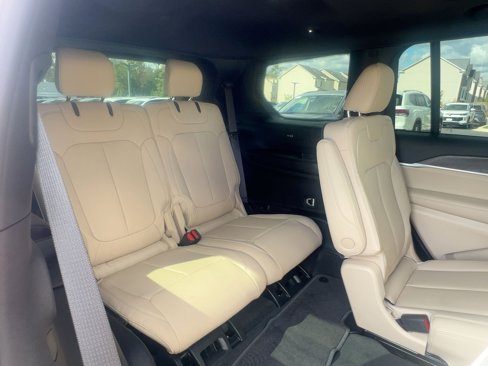 Used 2025 Jeep Grand Cherokee L Limited image 29