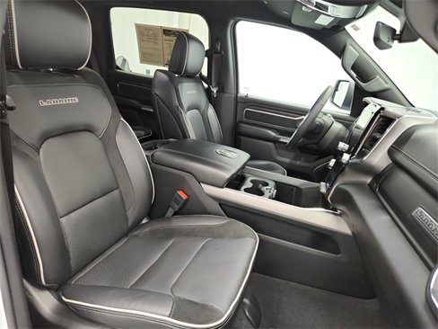 Used 2025 RAM 1500 Laramie image 36
