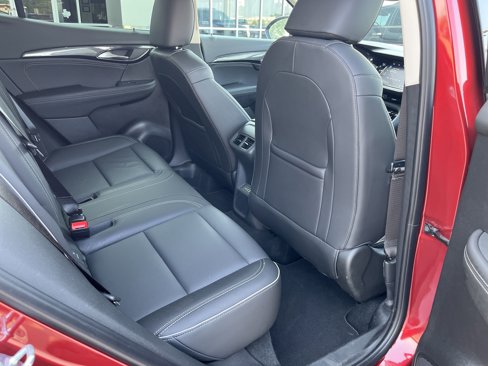Used 2023 Buick Envision Essence image 13