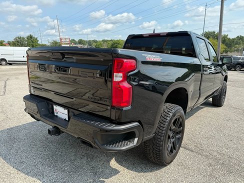 Used 2021 Chevrolet Silverado 1500 Custom Trail Boss w/ Midnight Edition image 3
