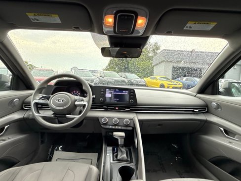 Used 2021 Hyundai Elantra SE image 36