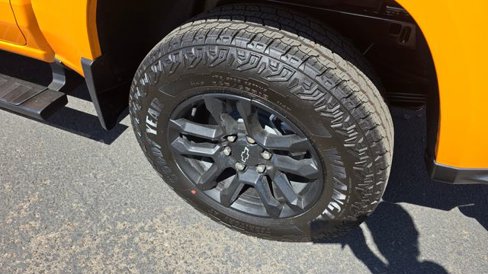 New 2025 Chevrolet Colorado Z71 w/ Midnight Edition image 10