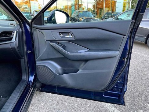 Certified 2025 Nissan Rogue SV image 12