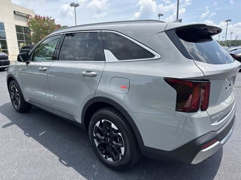 New 2025 Kia Sorento S image 7