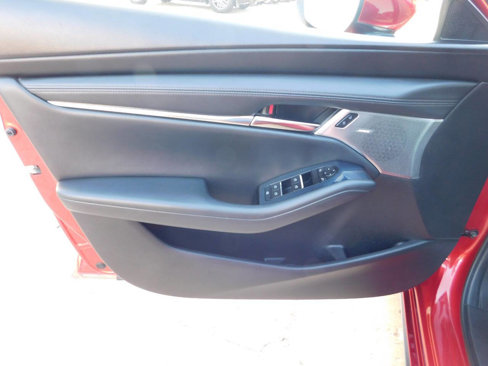 Used 2019 MAZDA MAZDA3 Hatchback w/ Preferred Package image 10
