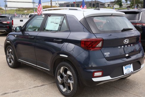 New 2025 Hyundai Venue Limited image 7